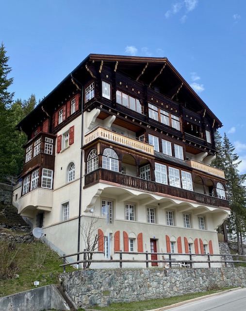 Chalet Erosen im Frühling